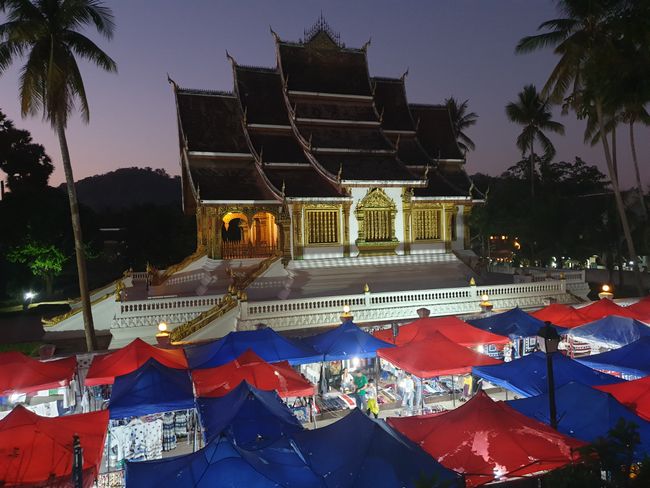 Nightmarket und Tempel