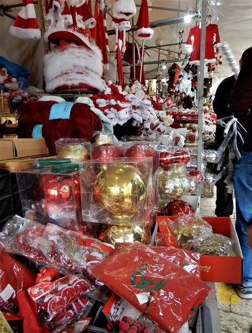 ... I think the term 'Santa Claus kitsch at the market' was not exaggerated