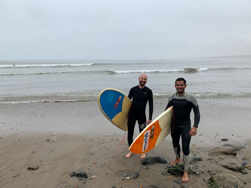 Carsten und Lucas beim Surfen in Huanchaco