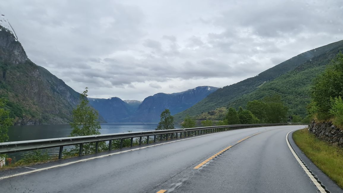 From Røldal to Vossevangen, with a detour to Bergen and further to Auerlandsvangen, across the snow-covered mountain Aurlandsfjellet