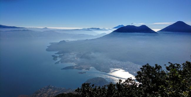 guatemala das land der vulkane - ussicht vom san pedro übere lake atitlan