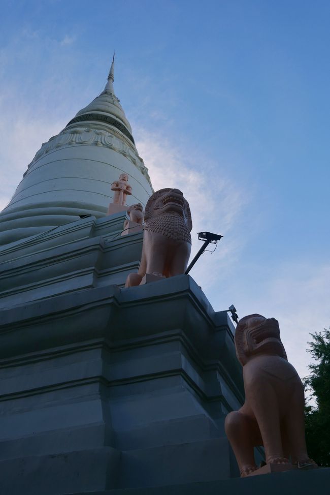 Wat Phnom Stupa