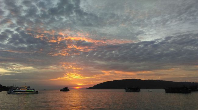 sunset at waterfront of Kota Kinabalu