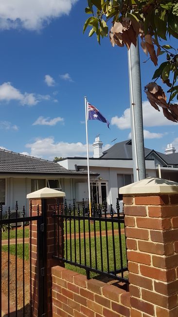 Sehr viele Gaerten haben eine australische Flagge. Die Australier scheinen stolz auf ihr Land zu sein.