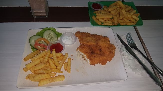 And schnitzel with fries. 