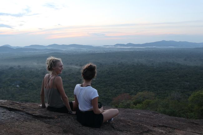 Sigiriya - 150 elephants and a wonderful hike to the sunrise