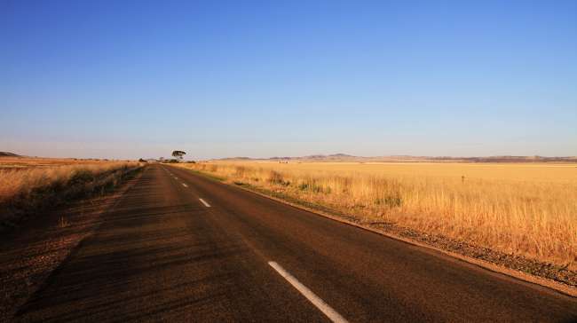 Driving through the australian outback. Best feeling ever!