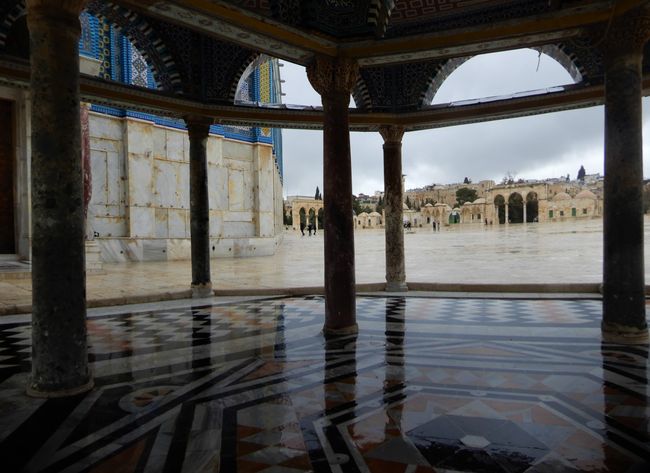 ... at least the rain creates beautiful reflections on the tiles