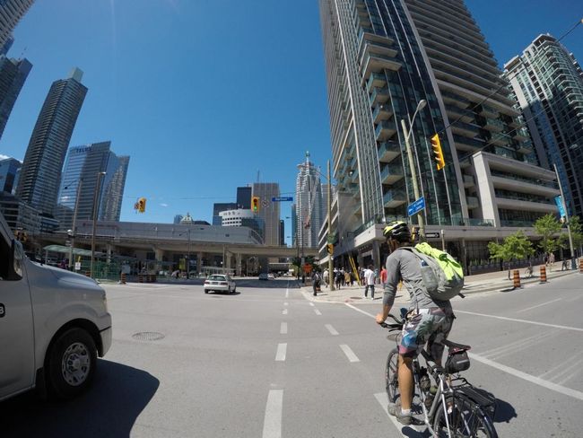 Toronto: Cycling through the urban jungle