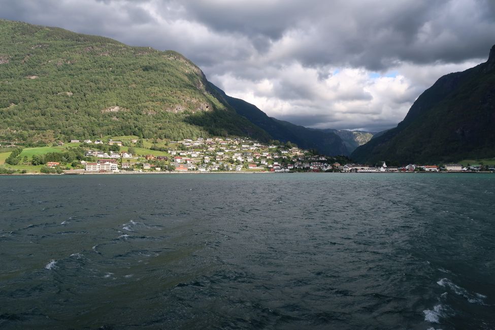 The village of Aurland in front of us.