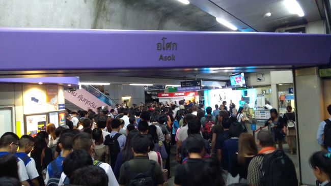 Busy every morning at the Asok Station