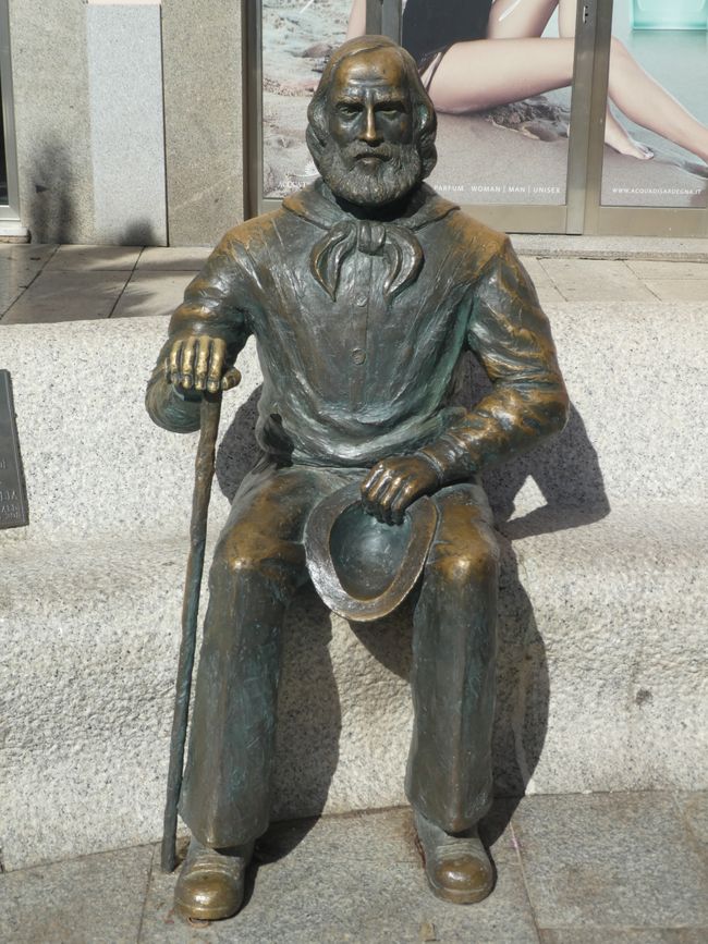 Garibaldi Statue in der Altstadt von La Maddalena