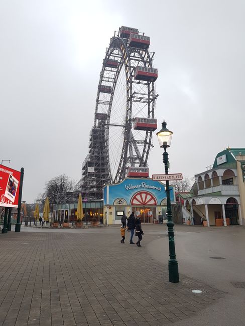 Das bekannte Riesenrad auf dem...