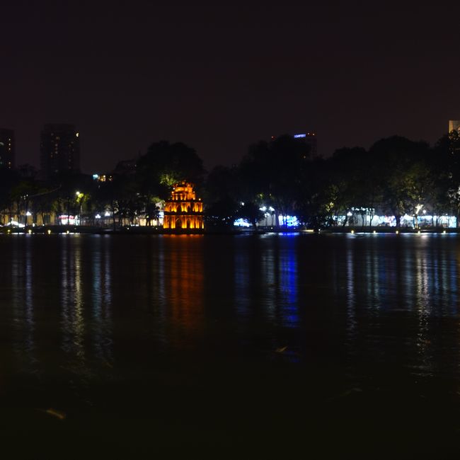 Hoan Kiem See bei Nacht