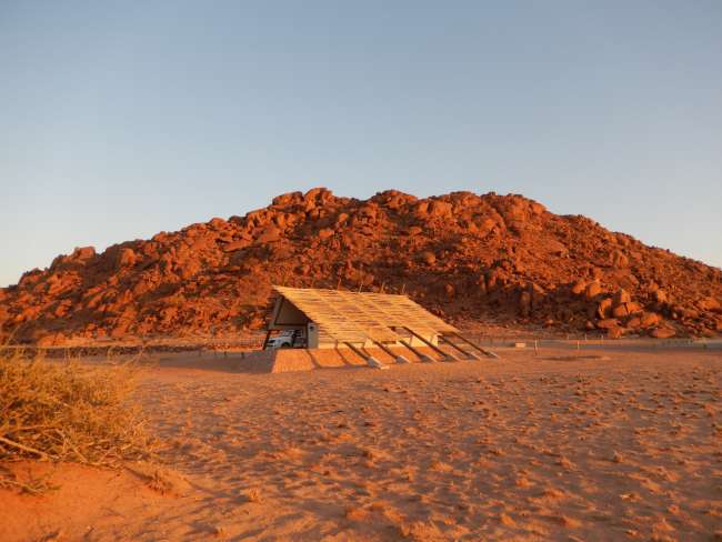 Namibia / Wüstenwanderung in Sossosvlei