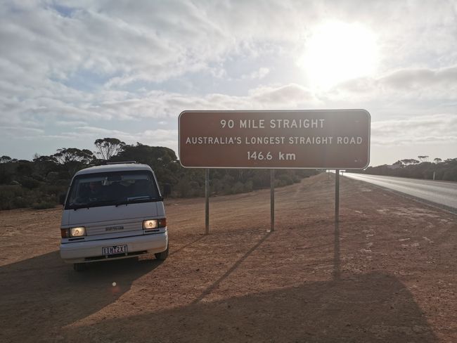 Free campsite on the coast on the Nullarbor