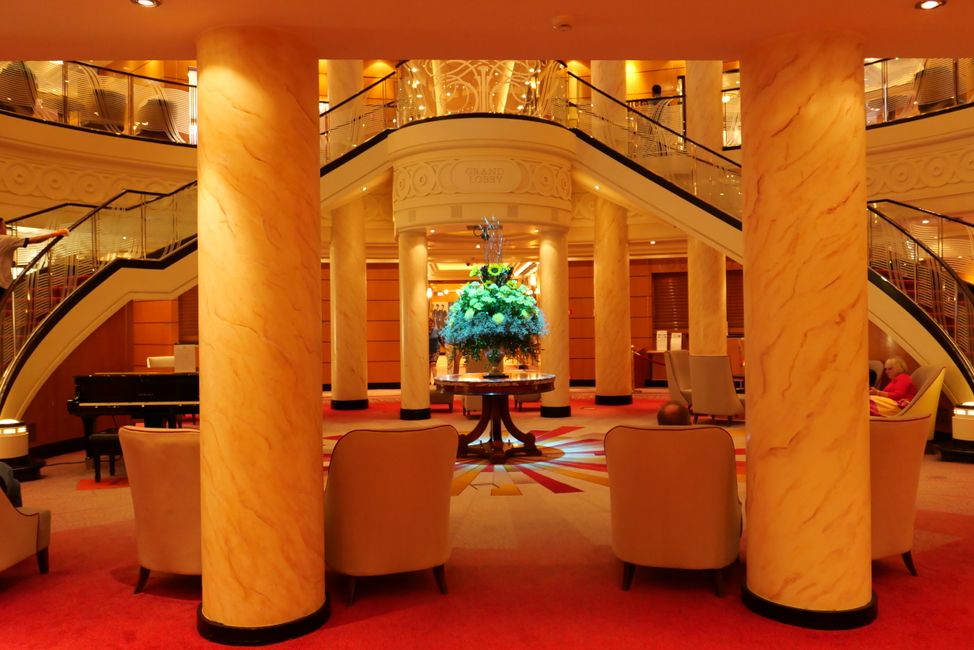 Grand Lobby 
