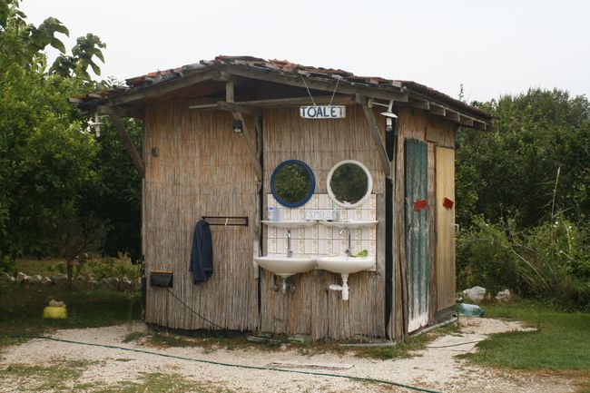Toiletten beim Campingplatz