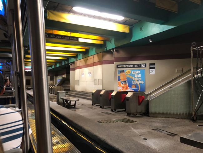 Komplett nachgebaute U-Bahn Station - die kurz nach dem Foto komplett geflutet und gesprengt wurde