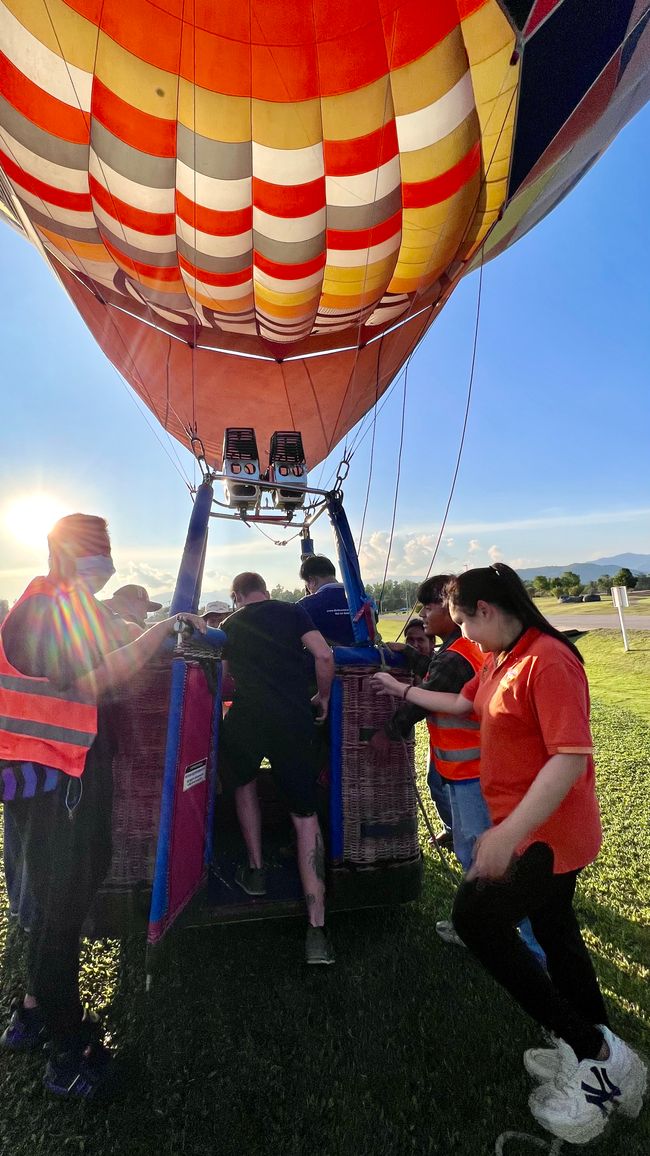 Tag 336 - Hot Air Balloon Ride @ Singha Park, Chiang Rai