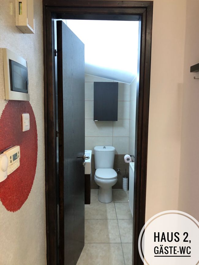 House 2, guest toilet