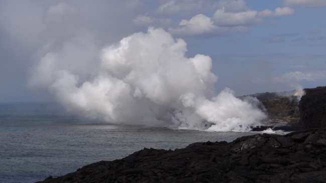 Aussicht vom Lava Viewing Point auf die Stelle, wo die Lava ins Meer floss