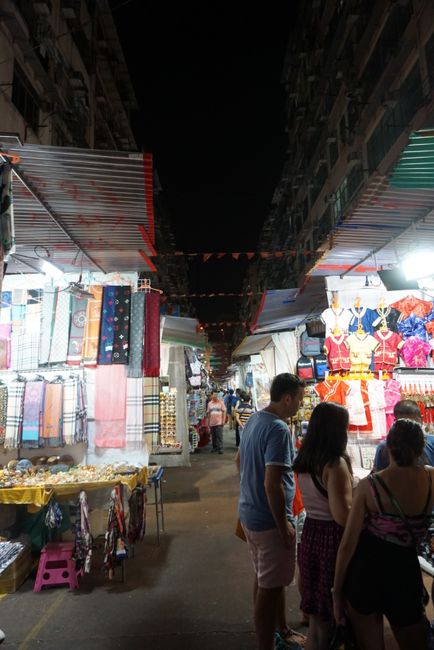 Tempel street Nightmarket