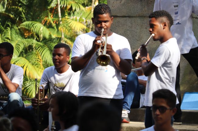 this young trumpeter seems to have solo ambitions