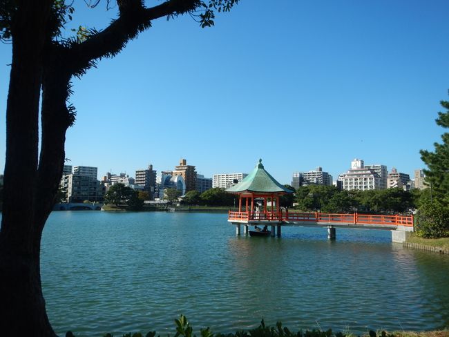 Fukuoka an einem sonnigen Sonntag