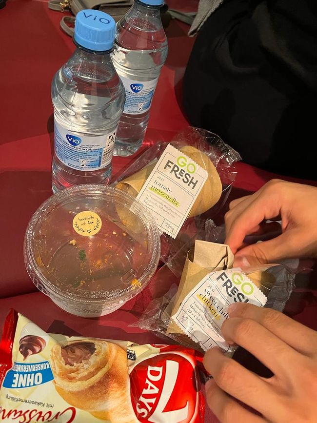 Frühstück am Flughafen BER
