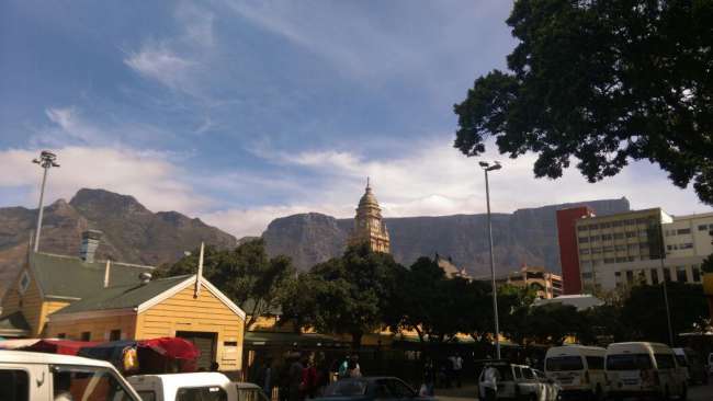 Im Hintergrund immer Table Mountain.