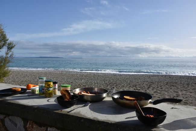 Breakfast by the sea