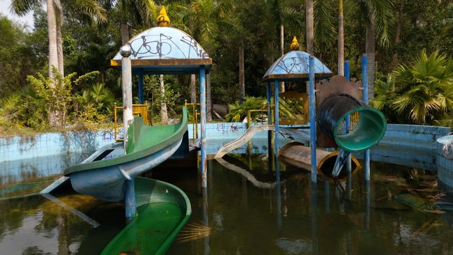 02.11. Abandoned Water Park