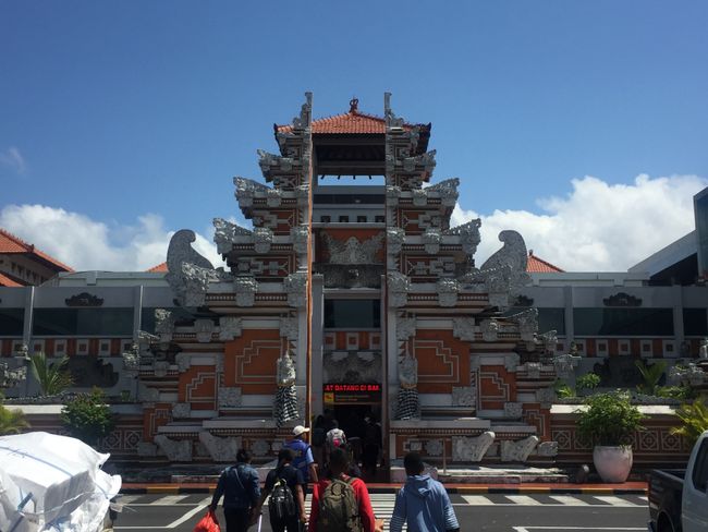 Tempel am Flughafen Bali 