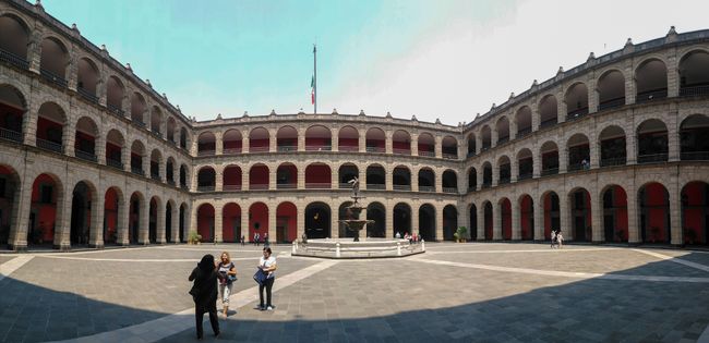 Besuch im Palacio Nacional. 