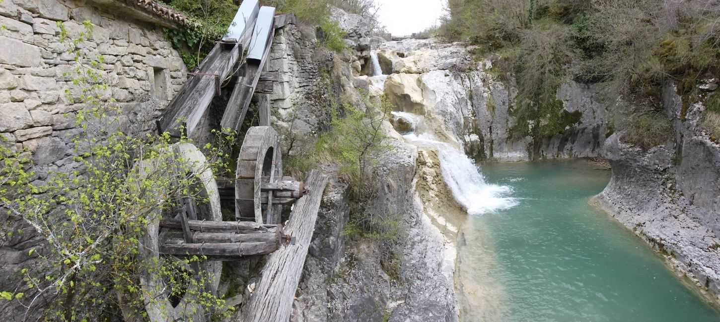 Koti. 5.Wasserfall und die alte Mühle 