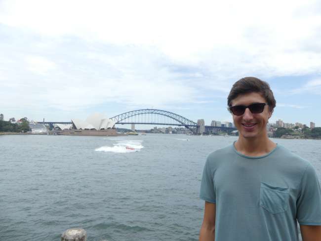 Andi with the Opera House and Harbour Bridge