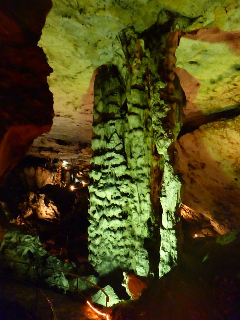 Magura Cave 
