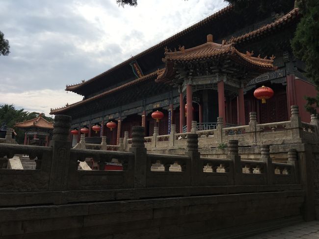 The second-largest ancient hall in China.