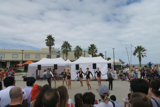 One of the numerous dance groups