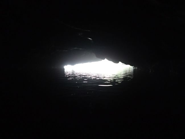 Höhle zu Boot