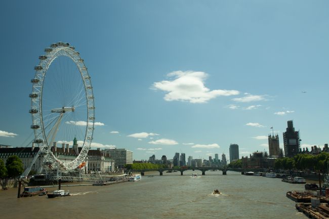 Typisches Londonfoto von der Golden Jubilee Bridge