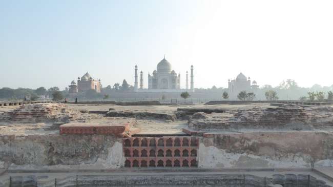The construction site of the black Taj