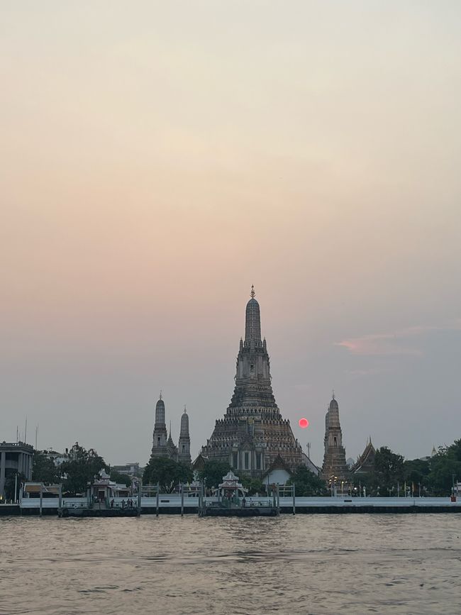 Sonnenuntergang mit Blick auf Wat Arun