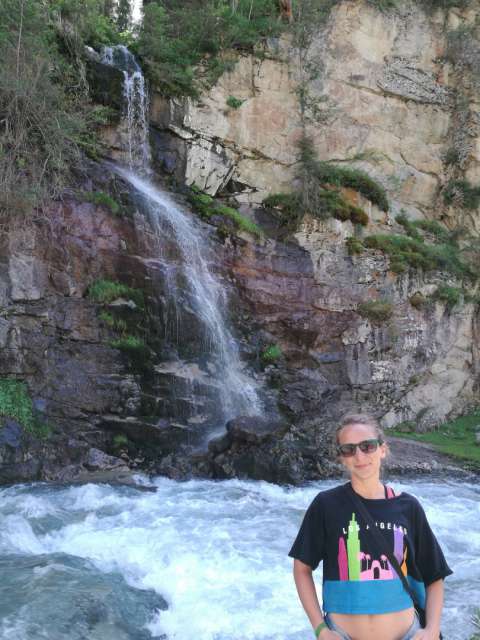 Waterfall behind Saruu