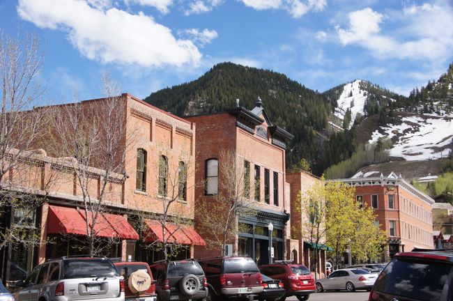 To the east in the richest city in USA: Aspen/Colorado