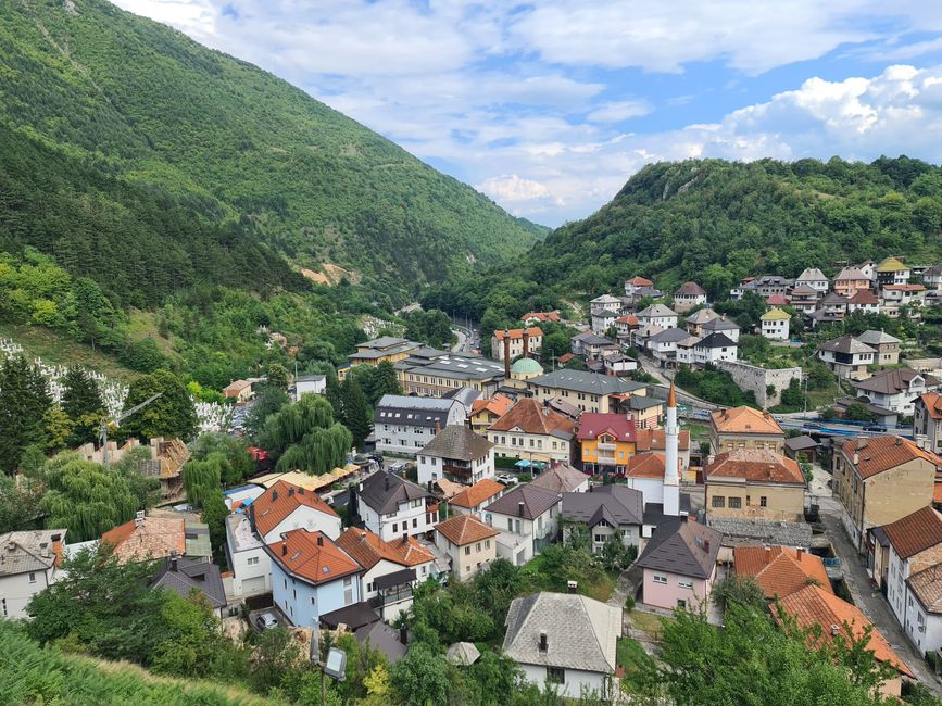 Travnik ist ein nettes Städtchen in den grünen Bergen Bosniens.