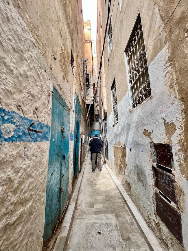 Fes' narrow alleys are not for people with claustrophobia. (Photo: Birgit)