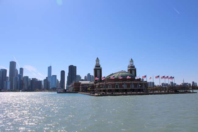 Boat tour in Chicago
