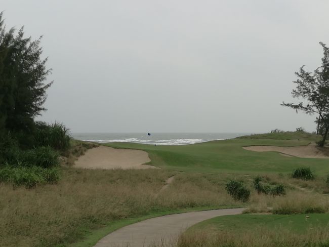 Golf Da Nang (Montgomerie Links & Da Nang GC)
